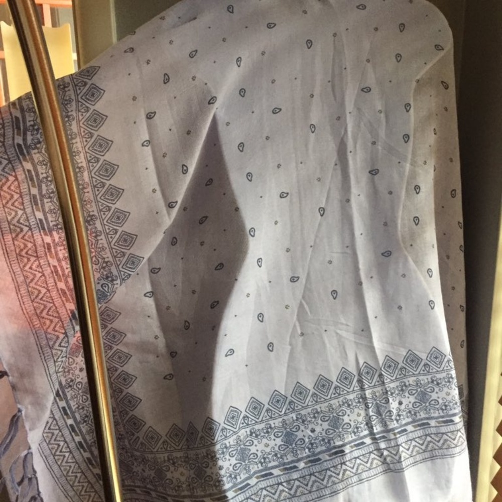PERIWINKLE Paisley Kimonos - Picture 4 of 4
